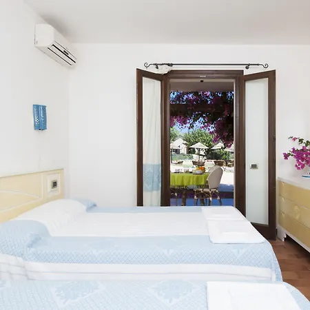 S'incantu מלון דירות 3*