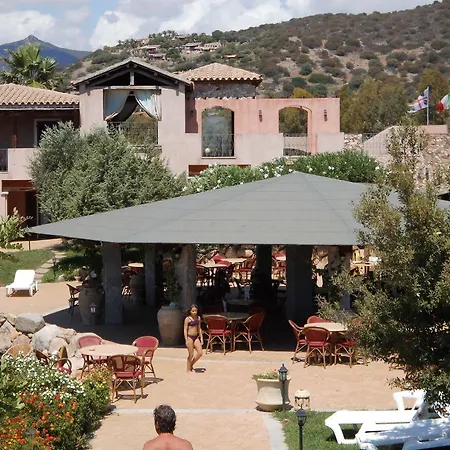 S'incantu מלון דירות